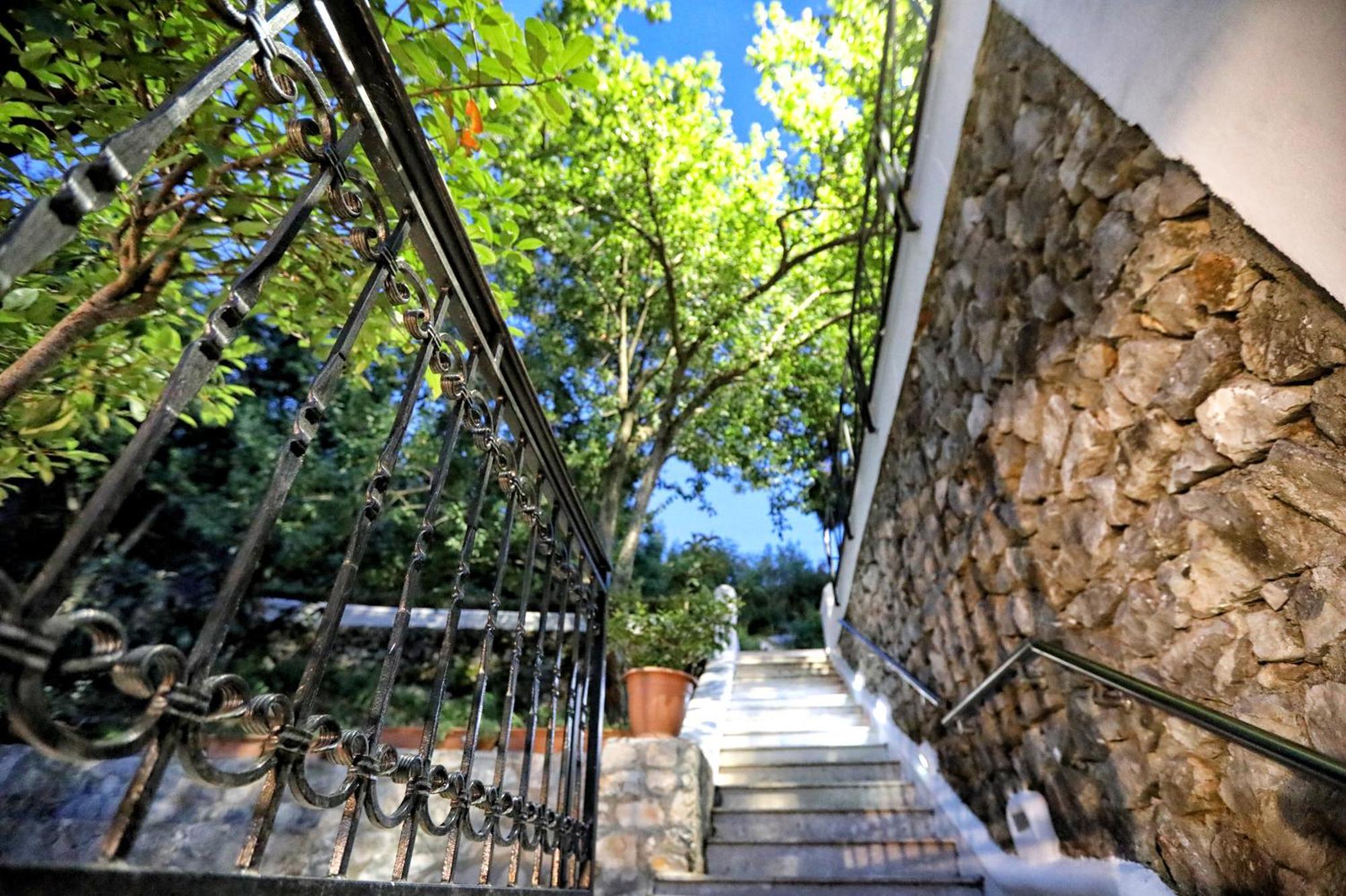 Hotel Labiatan Zogaj  Exterior foto